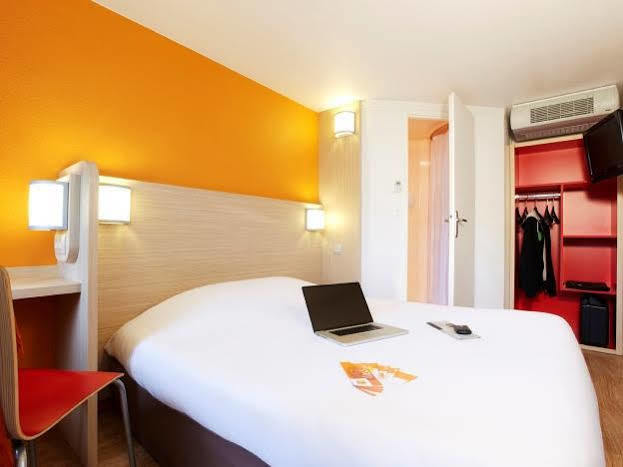 พรีเมียร์ คลาส กอลมาร์ นอร์ อุสแซง Hotel Houssen ภายนอก รูปภาพ
